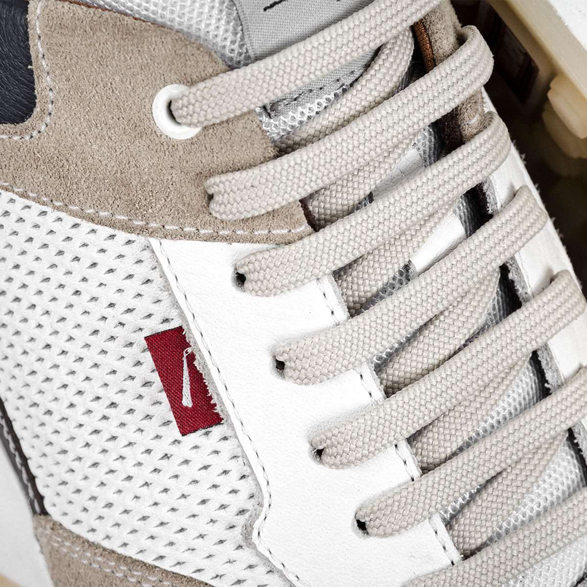 Sneaker Masculino Branco e Areia Racer |